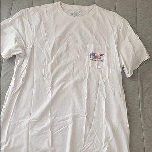 Vineyard vines t-shirt